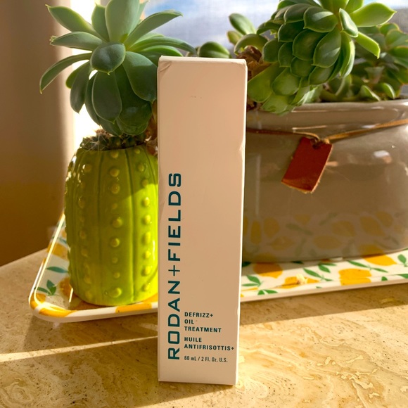 NIB🩵Rodan + Fields🩵Defrizz+Oil Treatment - Picture 1 of 2
